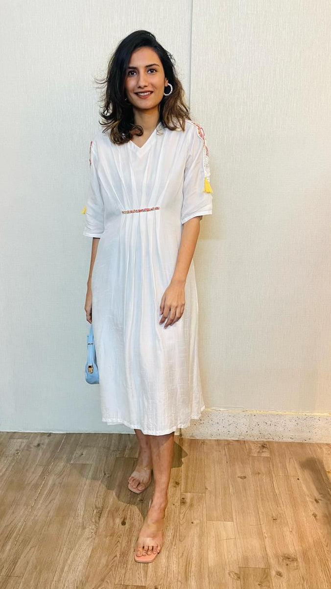 CHARMING WHITE DRESS R.A.M.P