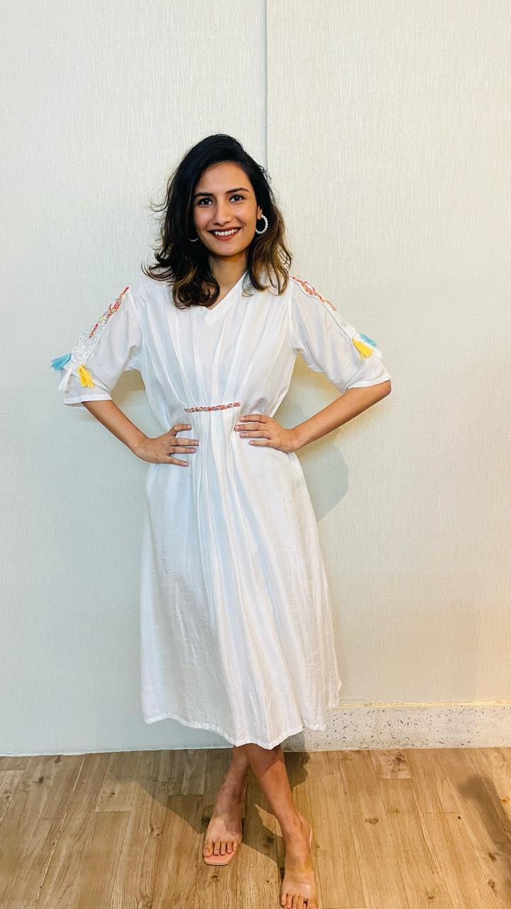 CHARMING WHITE DRESS R.A.M.P